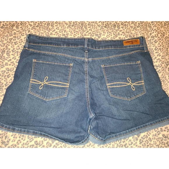 Denizen Levi's Cuffed Shorts Women's Size 18 Denim 5 Pockets Regular Fit (AJ24) - Picture 4 of 5